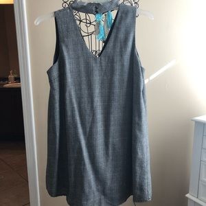 Hem & Thread sleeveless choker dress
